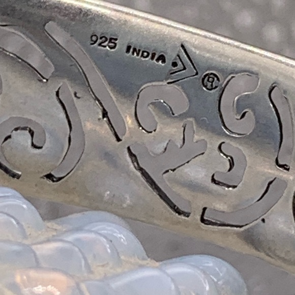 Silpada Vintage Sterling Oxidized Wavy Filigree Oval Bangle - Picture 6 of 11
